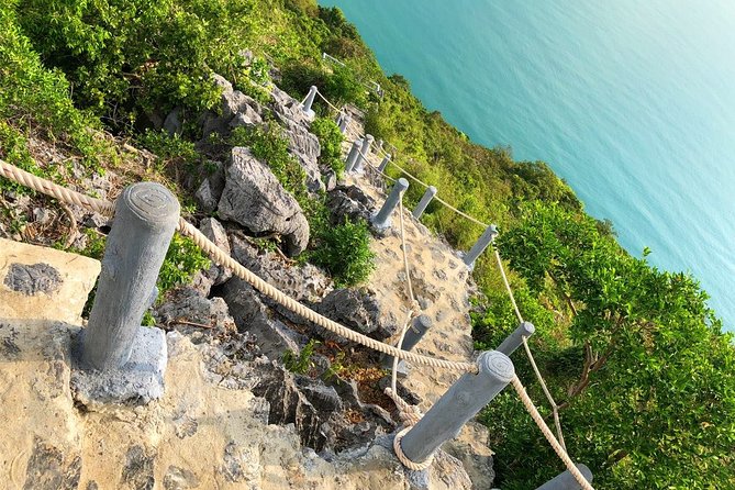 Angthong National Marine Park Tour By Big Boat From Koh Samui - Bua Bok Cave viewpoint: the stair climb you should respect
