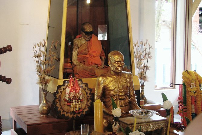Ko Samui City Tour including Wat Phra Yai, Lat Ko Viewpoint, Hin Ta Hin Yai Rock - Na Muang Waterfall: the nature break at the end