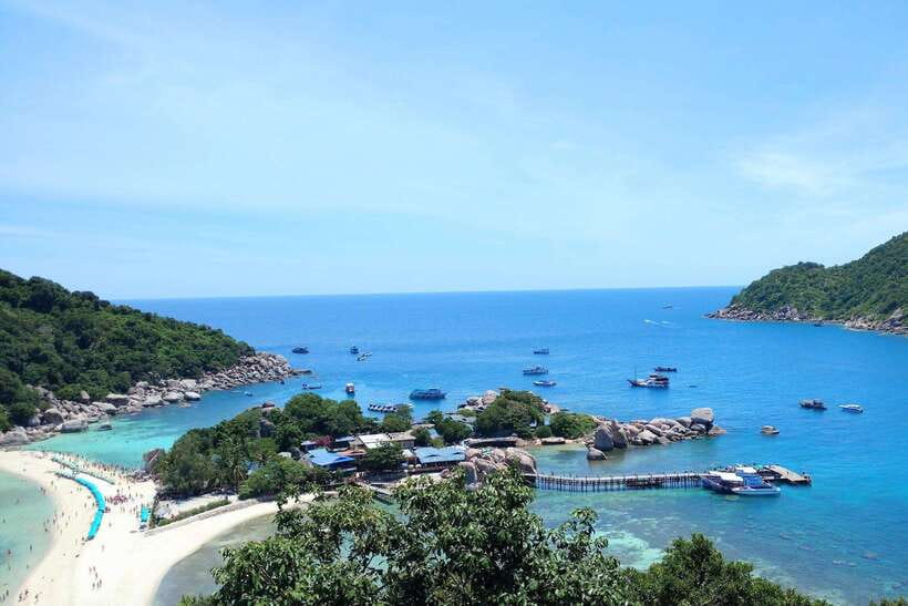 Ko Tao: Morning Trip to Ko Nangyuan’s Serene Oasis by Oxygen - Lunch onboard Oxygen while you cruise toward Koh Tao’s east side