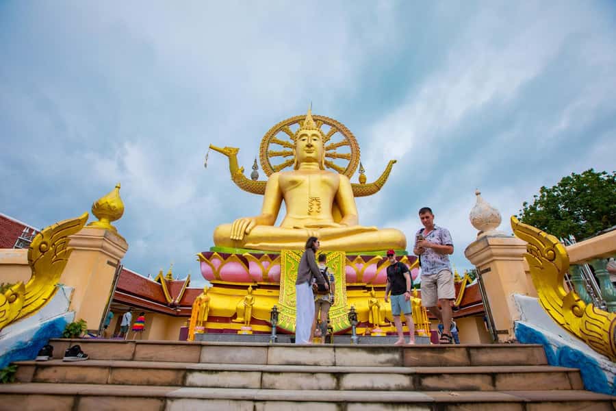 Koh Samui City Tour with Cultural and Scenic Highlights - Local shopping and Chaweng Beach views: where the day becomes useful