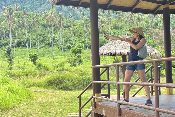 Koh Samui Elephant Home Sanctuary and the first Elephant Museum - Guides, group size, and the small comforts that matter