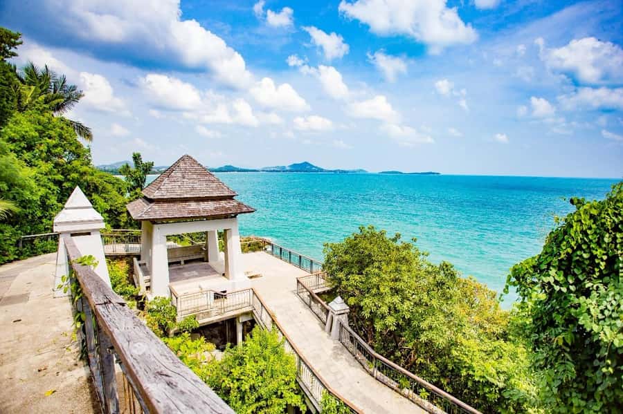 Koh Samui: Half Day Around Island Tour with Transfers - Grandfather and Grandmother Rocks: legend, laughs, and quick photos