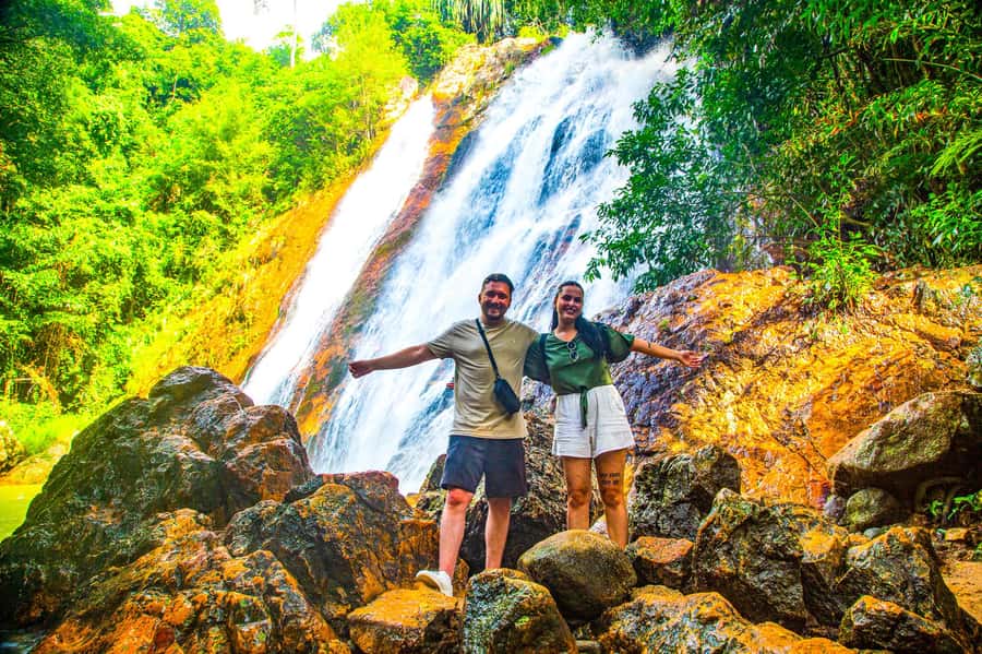 Koh Samui: Half-Day Island Highlights Tour with Hotel Pickup - Wat Plai Laem: Chinese heritage, big temple color, and guided context