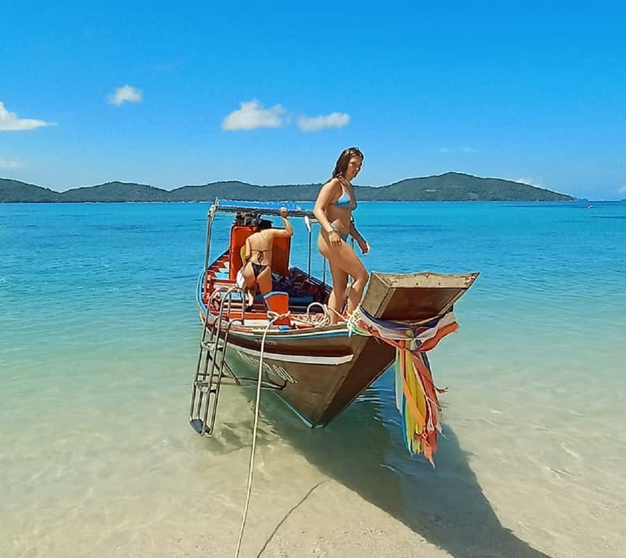 Koh Samui: Island Hopping Adventure in Coral and Pig Island - What to Bring for a 7-Hour Island Hopping Day