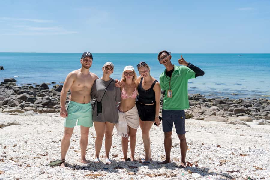 Koh Samui: Island Hopping Adventure in Coral and Pig Island - Responsible Rules for Pig Island: How to Have Fun Without Making It Weird