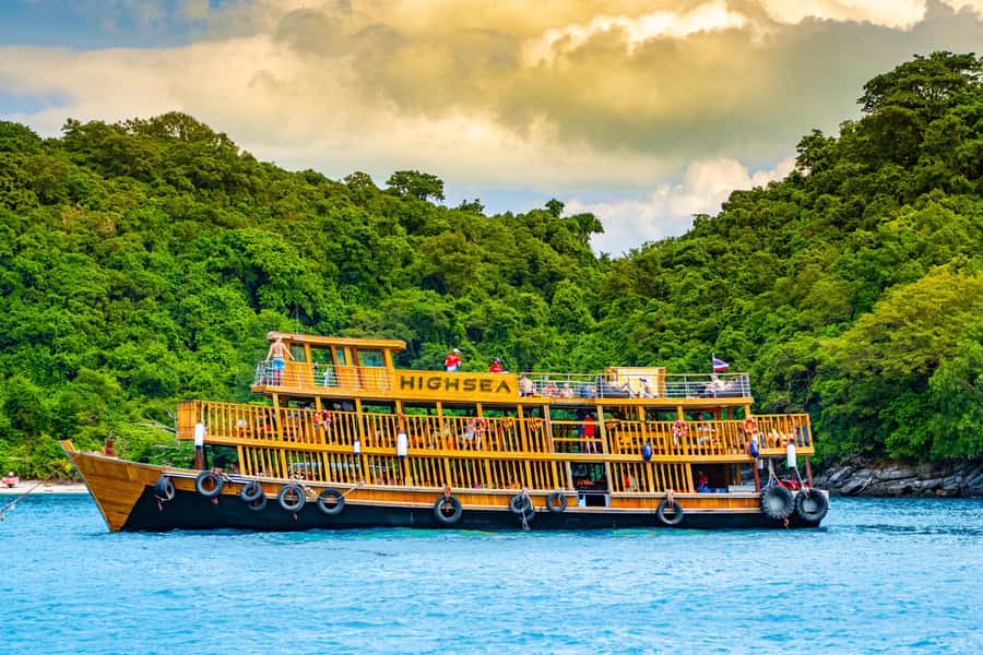 Koh Samui: Mu Ko Ang Thong Park Cruise with Kayaking Option - Beach time and “creative” activities on the way to lunch