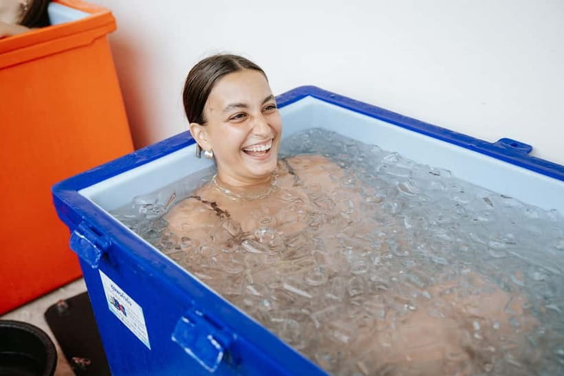Koh Tao: Ice Bath Experience with Guided Menu - Hot Thai tea after the cold: a small comfort that adds up