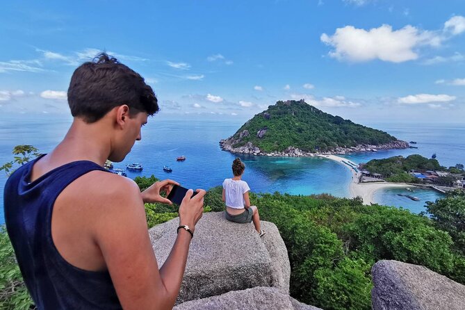 Koh Tao & Koh Nang Yuan Snorkeling Tour by Speed Boat from Samui - Mango Bay snorkeling: staghorn corals and sea anemones