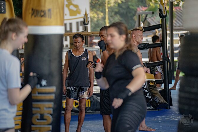 MuayThai Advanced class - Equipment and hand-wraps: what you get and what you’ll pay for