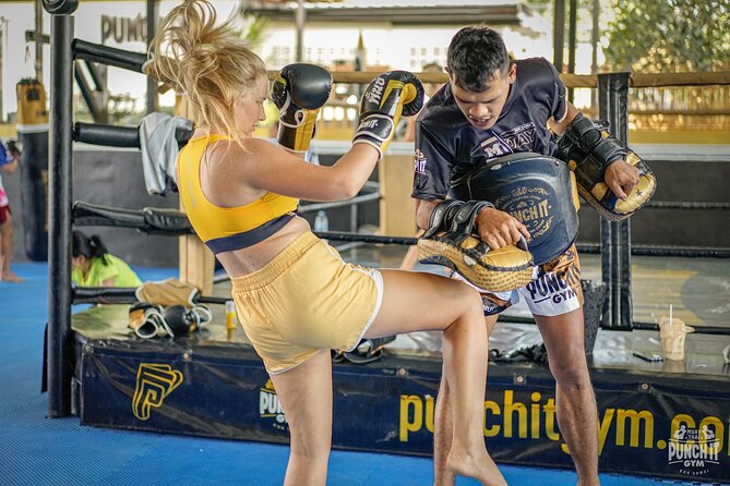 MuayThai Class for Beginners - Punch It Gym in Maret: easy to reach, focused on training