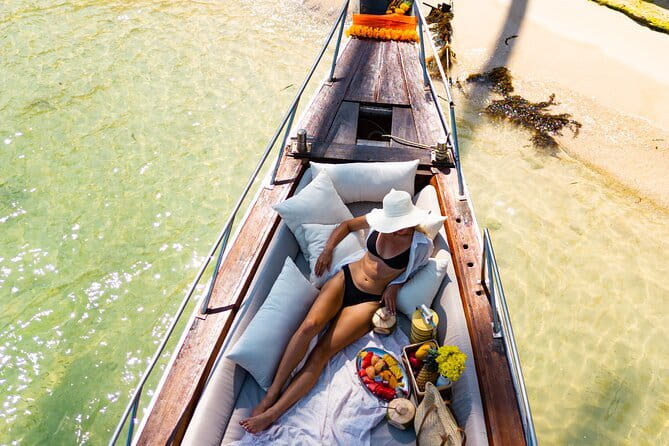 Private Pig Island & Koh Taen Luxury Longtail Tour - Thong Krut check-in: where the day starts and how it feels