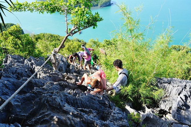 Samui Island Tour to Angthong National Marine Park by Big Boat - Bua Bok Cave (Lotus Cave): the stop that feels different