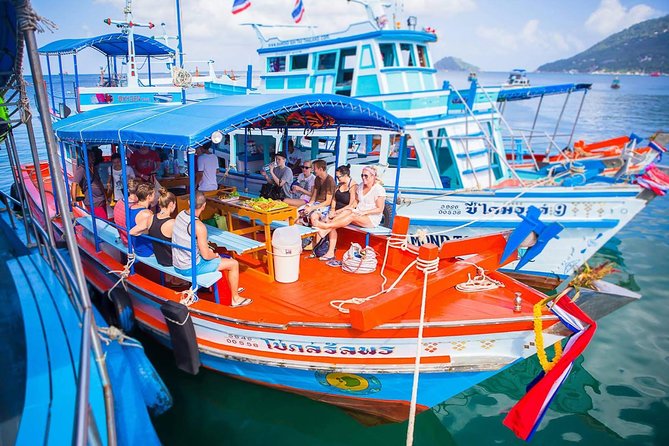 Snorkel Tour to Koh Nangyuan and the hidden bays of Koh Tao onboard the Oxygen - Group Size Reality: When 120 People Is Great and When It Isn’t